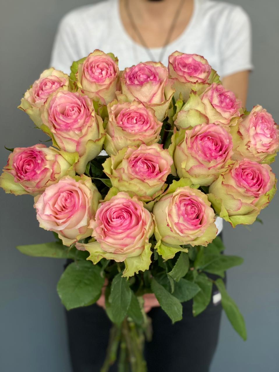 Роза Эквадор 80 - Цветочный салон ЦветкоFF Тюмень