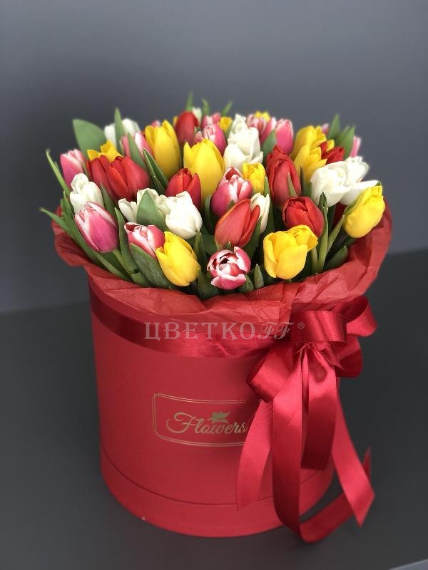 Коробка с тюльпанами №2 из цветов