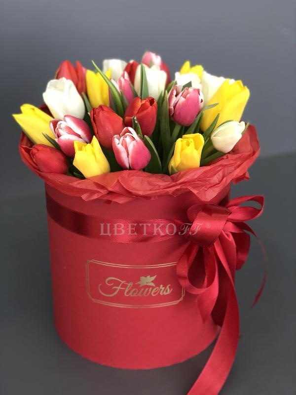 Коробка с тюльпанами №1 из цветов