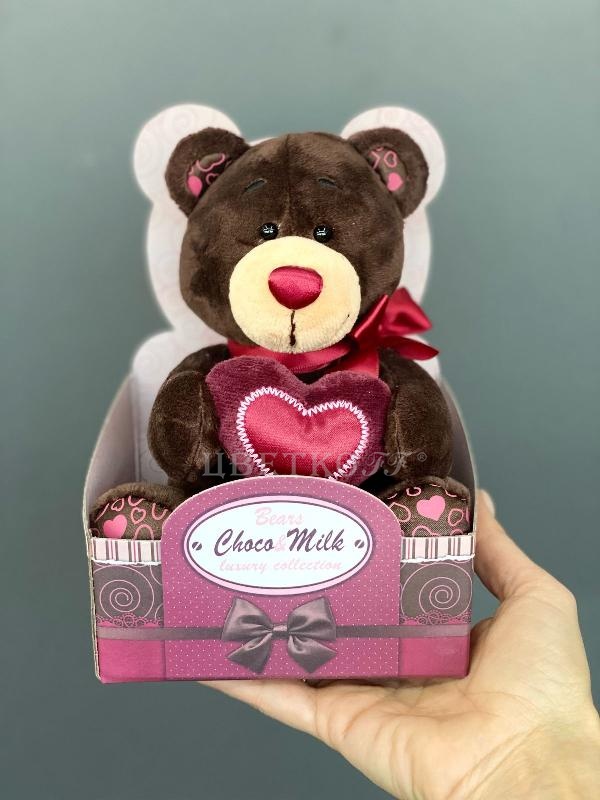Мишка Choco&Milk с сердцем 20 см. - Цветочный салон ЦветкоFF Тюмень